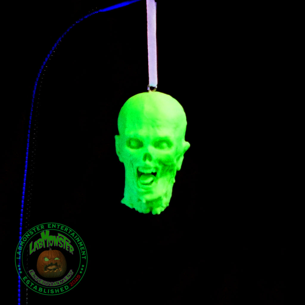 THE DECAPITATED LIVING DEAD HEAD TREE ORNAMENT!