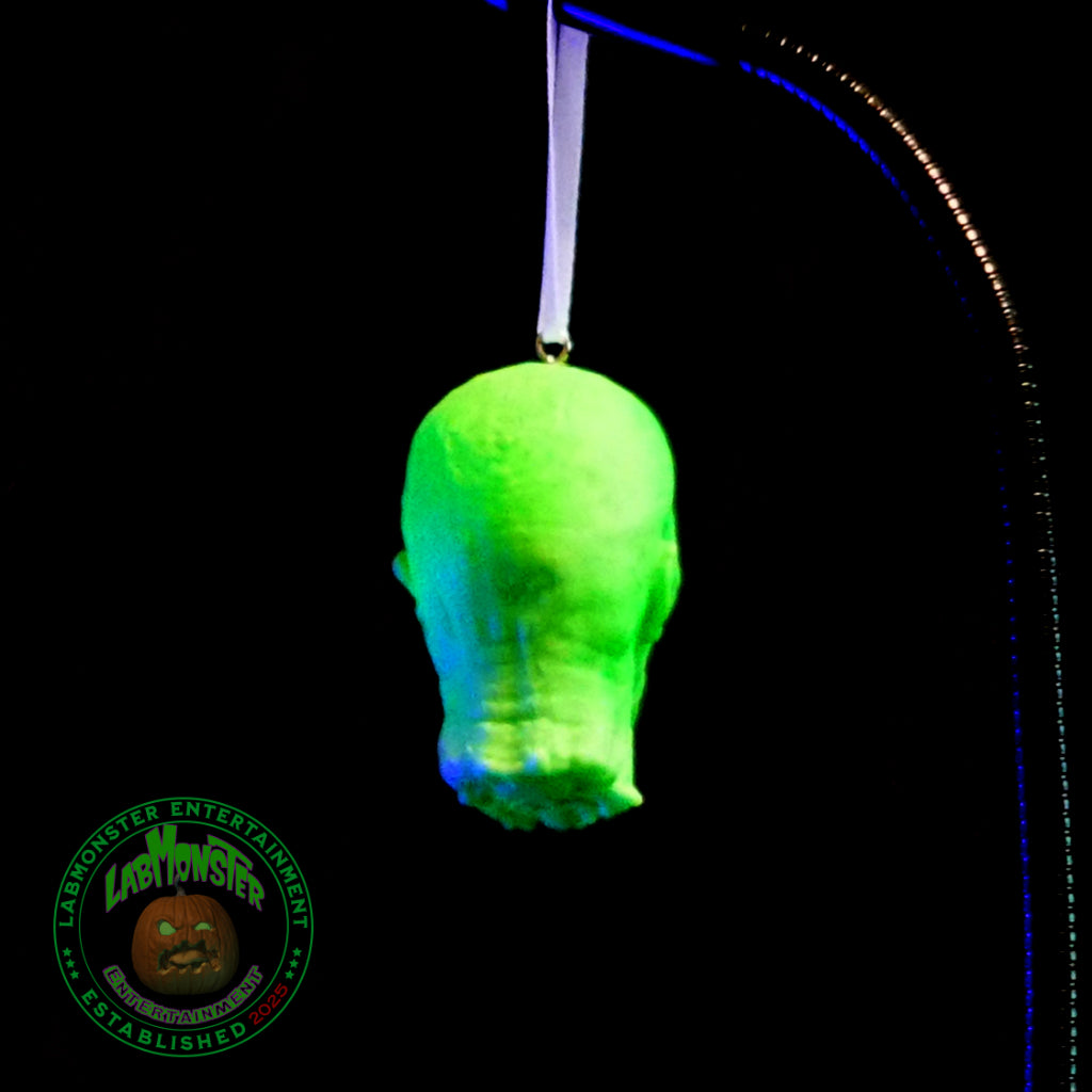 THE DECAPITATED LIVING DEAD HEAD TREE ORNAMENT!