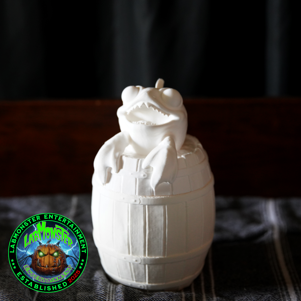 3D Printed Jolly Gold Shark Treasure Barrel Dice Vault – Paint-It-Yourself PLA Blank – Perfect for Dice, Candy, or Treasures!