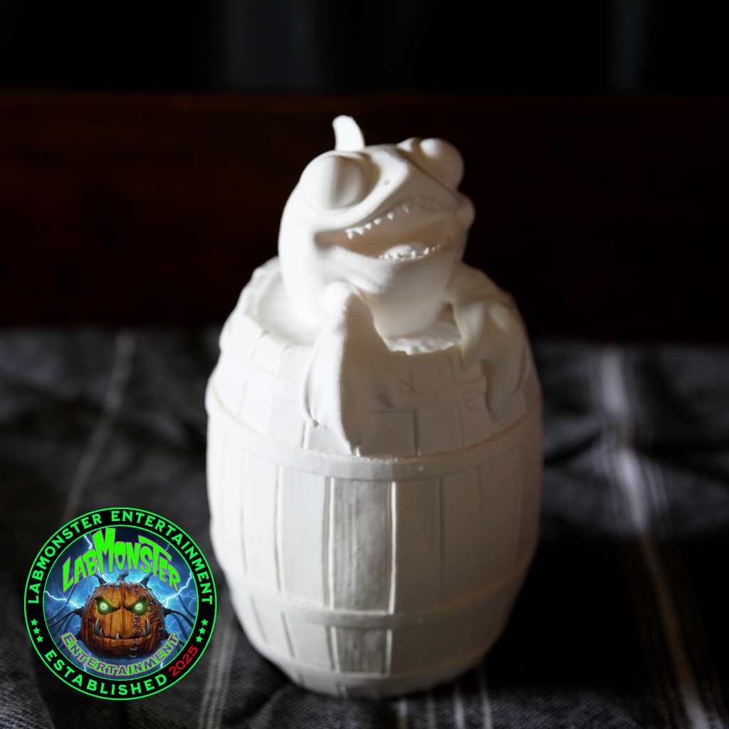 3D Printed Jolly Gold Shark Treasure Barrel Dice Vault – Paint-It-Yourself PLA Blank – Perfect for Dice, Candy, or Treasures!