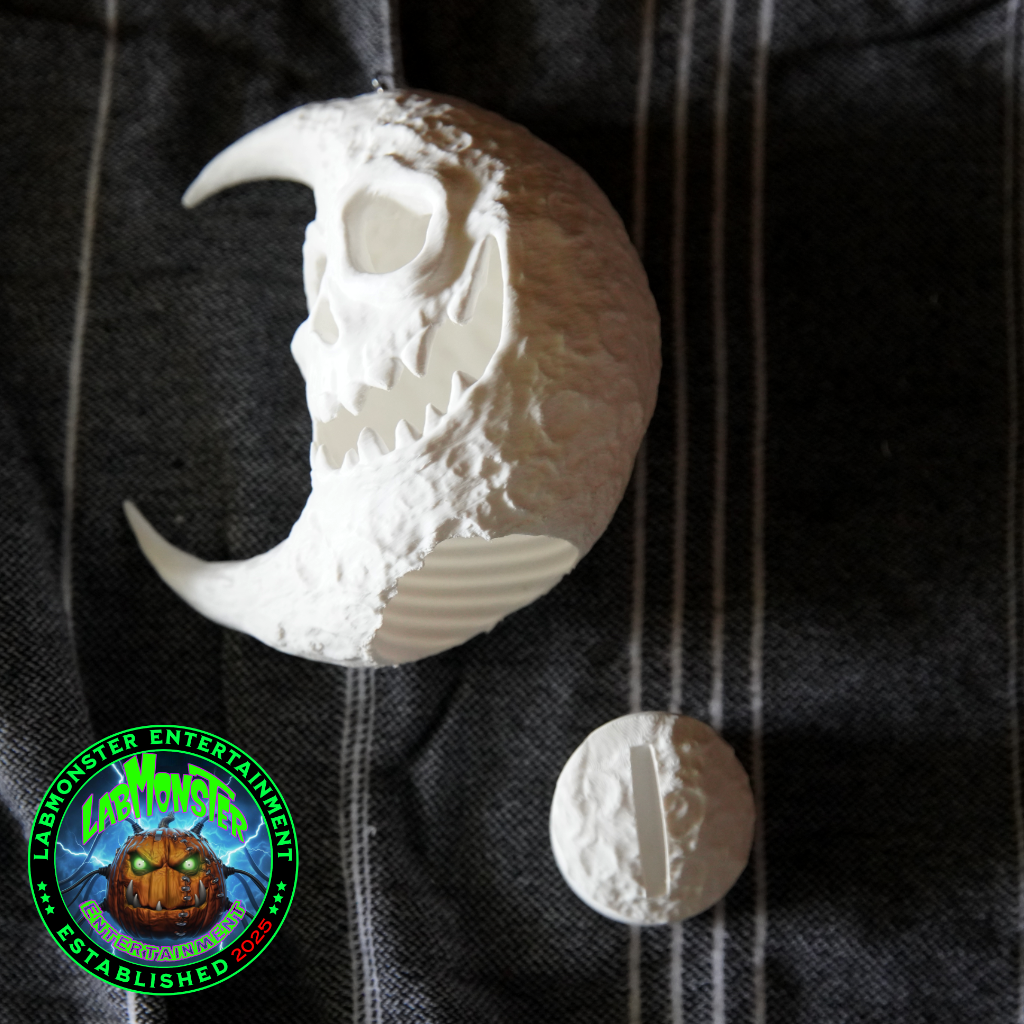 Paint-Your-Own Gothic Moon Skull Christmas Ornament with Top Hat – Unpainted 3D Printed PLA Blank – DIY Creepmas Decoration