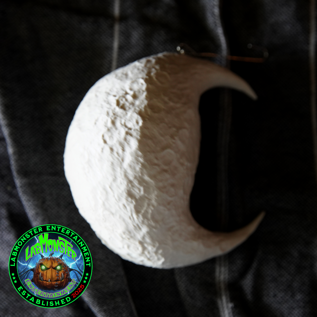 Paint-Your-Own Gothic Moon Skull Christmas Ornament with Top Hat – Unpainted 3D Printed PLA Blank – DIY Creepmas Decoration